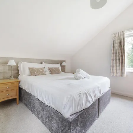 Yew - Woodland * Bowness-on-Windermere