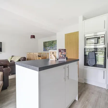 Yew - Woodland * Bowness-on-Windermere